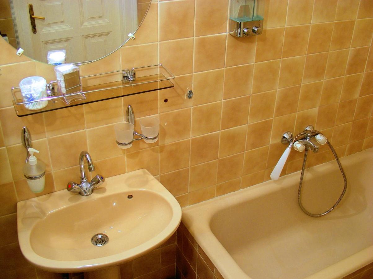 Firstapartments Inn City Center Budapeste Quarto foto